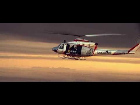 ¡Impresionante! Hombre fabrica un 'jetpack' y vuela sobre el desierto como Ironman