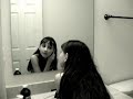 La niña en el espejo TERROR