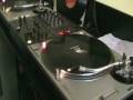 videos de DJ Beat Matching tutorial on a vinyl Turntable