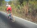 Ataque de Bernardo Colex en la carrera ciclista turismera de Santa Clara Huitziltepec Puebla