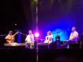 dezi donnelly (viol�n) y jim murray (guitarra ac�stica). concierto de sharon shannon en san vicente de la barquera el dia 7-julio-2006 [by nel]