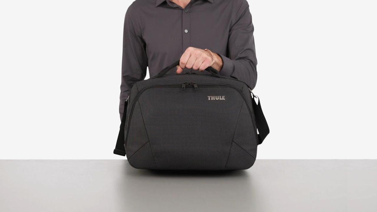 Thule Crossover 2 Boarding Bag product video