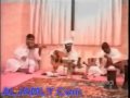 الأستاذ الفنان الراحل جمال طه الراشد علموه كيف يجفوا من سمرة 1993 مع الكمنجاتي فهد الحداد والأيقاعي عبدالله الصقلاوي .لتحميل السمرات يرجى زيارة موقعنا .http://Www.ALJAMLY.Com
