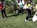 mari e mila dançando