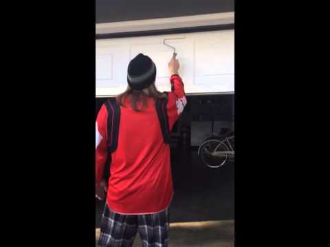 how to paint a garage door