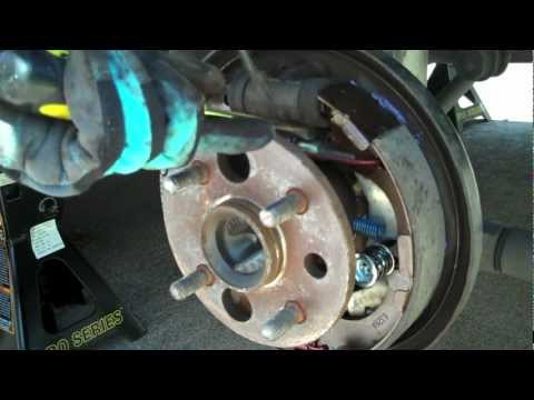 Replacing Rear Brake Drums and Pads on a 2000 Toyota Corolla