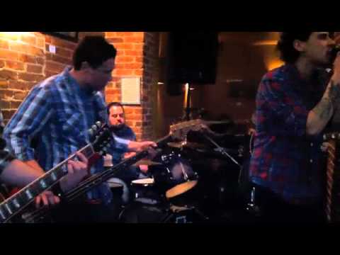 Desoto Jones covers Porno For Pyros' 'Pets'