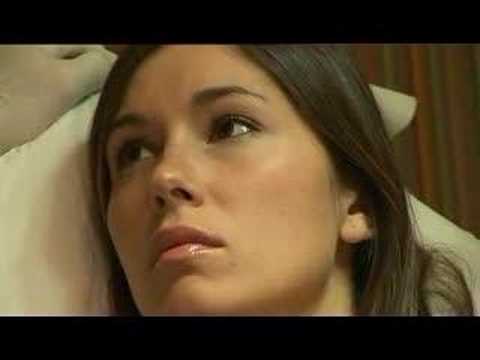 traitement poches yeux - Comment se forment les poches sous les yeux ? Les techniques de traitement pour les poches sous les yeux par le Docteur Bernard Hayot, spécialiste du rajeuni...