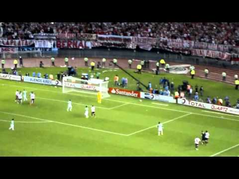 Video - QUE LOCA ESTA LA HINCHADA + MUÑECO - River Plate vs Atlético Nacional - Copa Sudamericana 2014 - Los Borrachos del Tablón - River Plate - Argentina