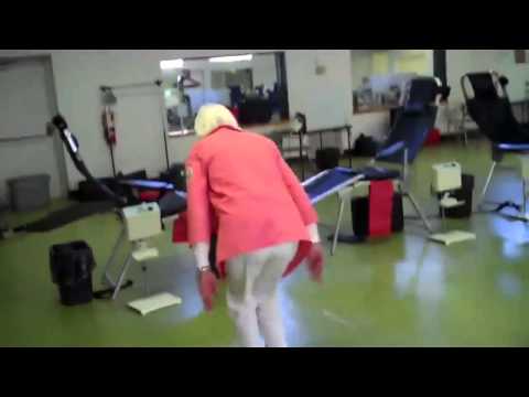 Donna di 90 anni fa un salto mortale Donna di 90 anni fa un salto mortale