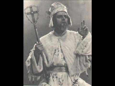 Lawrence Tibbett as Simon Boccanegra
