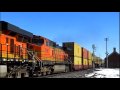 BNSF 7656 meets an eastbound at Holbrook, AZ 31Dec09