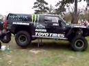 Robby Gordon Hummer in Hungary Tire Change
