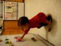 videos de Brandon playing with fridge magnets