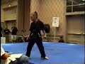Video de niña experta en artes marciales