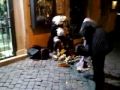 Artista callejero bacán del Trastevere Roma
