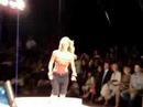 cfw verão 2008   setemares   karina bacchi cai na passarela