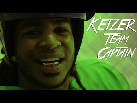 Keizer - Na een stilte van twee jaar is Keizer TV eindelijk terug! In deze aflevering vertelt Keizer je waarom het zolang stil is geweest, gaat hij opnieuw de strijd ...
