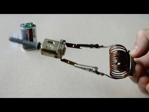 Зеленое пальто с вышивкой 99