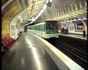 Metro linie 12 ankommer til Lamarck 10.08.07 Metro linie 12 ankommer til Lamarck 10.08.07