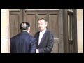 21 juin 2012 . un hommage qu'harold ambleside a suivi parmi une for�t de photographes d'un genre plut�t vulgaire et agressifs vis -�- vis des leurs concurent...