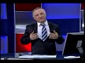Yaptığı taklitlerle kahkaha tufanı estiren tiyatrocu Yavuz Seçkin bu kez eski futbol hakemi Ahmet Çakar'ı taklit etti. 'Çakar'la Şansa Bak'ı sunan Yavuz Seçkin yine kırdı geçirdi...