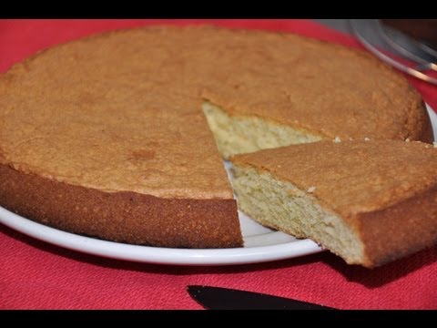 gâteau tunisie - http://www.hervecuisine.com présente une recette hyper simple de quarte quart, réalisé en un tour de main. Idéal pour le goûté, c'est un basique que vous pou...