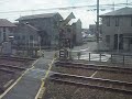 JR東海の211系5000番台で富士行きの普通列車。競合する静岡鉄道静岡清水線を走行。 アニメ「ちびまる子ちゃん」の舞台地、静岡市清水区（旧清水市）で入江地区に住んでいると言われる。