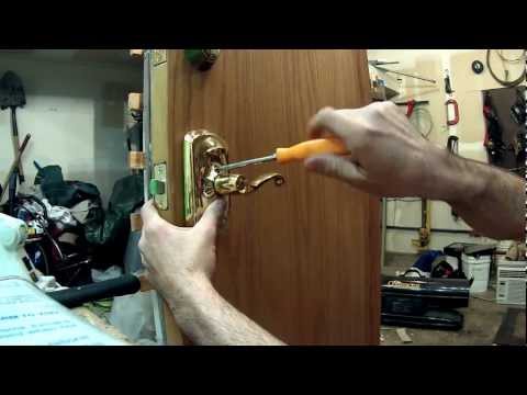 how to lock a door with a keypad