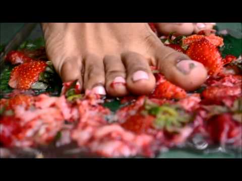 ebony giantess - This is my first attempt at making a crush fetish video. Please feel free to give me feedback because this is my gift for you guys. In the comments ask me so...