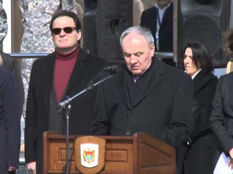 Николае Тимофти принял участие в церемонии откомандирования контингента Национальной армии в международную миротворческую миссию в Косово