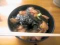 魚介がゴロゴロ入ってリーズナブル 老舗魚屋の名物海鮮丼は必食の一品！