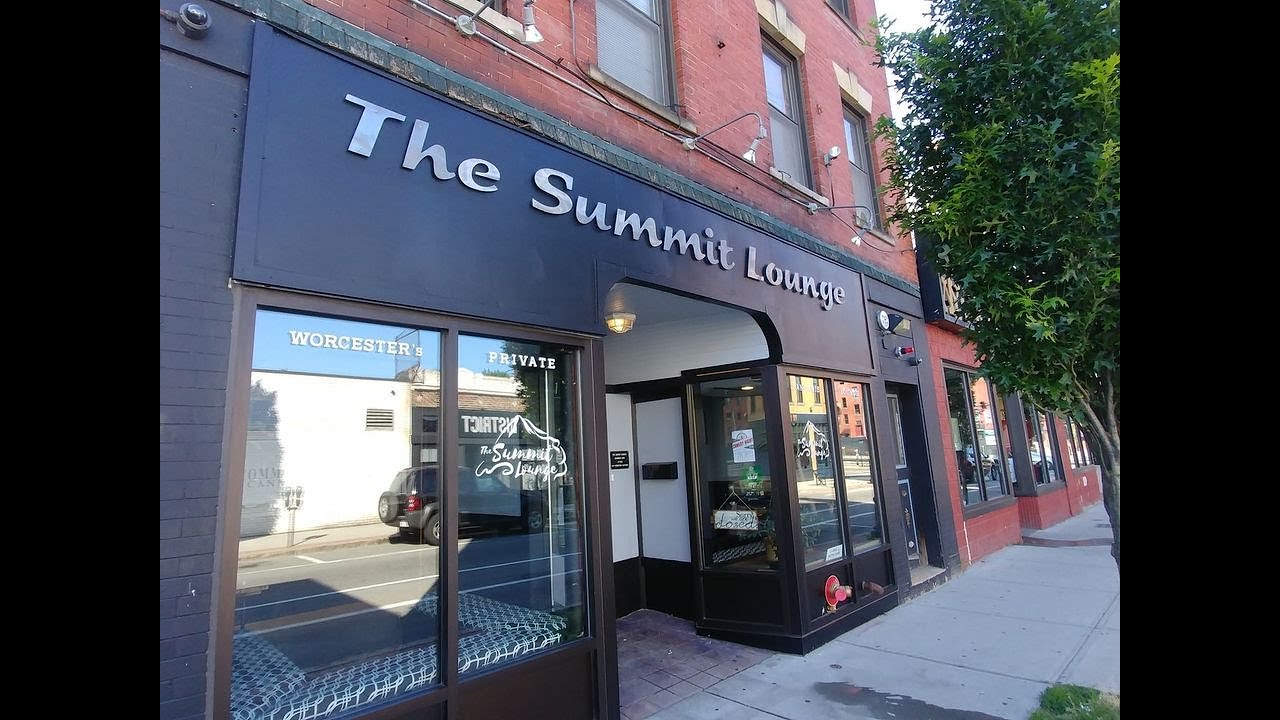The Summit Lounge