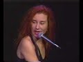 Tori Amos - Interview & \"Crucify\" (1992) Tori Amos - Interview & \"Crucify\" (1992)