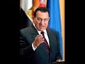 أوباما أو ماكين ، العبرة بالموقف من القضية المصرية أن يكون إسمه الثاني حُسين ، أو أنه ينحدر من أصل كيني عن طريق أبيه ، أو أنه أول أمريكي من أصل أفريقي يصل إلى هذه المرحلة في التنافس على منصب الرئاسة في الولايات المتحدة ، أو أن حياته تعد قصة كفاح ، فإن كل ذلك لا يعنيني كمواطن مصري يتابع -- مثل الملايين أو المليارات من البشر - تطورات الإنتخابات الأمريكية ، و ينتظر نتائجها .لو أيدت مرشح ما ، أو تمنيت فوزه ، بسبب أسماء يحملها لها دلالات دينية ، فهذا يعني إنني متعصب ، كما أن تلك الأسماء لا تعني شيء فالذي تسبب و يتسبب للأن فيما نحن فيه من بلاء أسمه محمد و حسني و مبارك ، و لو أيدت أوباما بسبب لونه الأسمر أو شقه الأفريقي ، فهذا يعني إنني عنصري ، فالعنصرية ليست وقف على ذوي الأصول الأوروبية ، و لو أيدته بناء على قصة الكفاح الشخصية فهذا سيعني إنني غير أهل للحكم على الأفراد ، بسبب خلطي بين الشخصي و العام ، فالسيرة الذاتية لفرد ما ، أو خلفيته الإجتماعية ، ليستا وسيلة للحكم على الأفراد ، فمبارك الأب لم يكن يوما نصيراً للضعفاء و البسطاء برغم أصوله البسيطة ، بل للأسف لم يشهد المواطن المصري البسيط مرحلة غبراء كالحقبة المباركية ، أو الشدة المباركية كما أطلقت عليها منذ خمسة أعوام .كما إنني لن أتمنى فوز أي مرشح في الإنتخابات الأمريكية بناء على موقفه من القضية الفلسطينية ، أو العراقية ، أو الأفغانية ، أو الباكستانية ، أو الجورجية ، أو المريخية ، كما تفعل الصحف النظامية و الأمنية ، و المواقع الإخبارية المخابراتية المصرية ، أو كما تفعل القنوات الإخبارية المحلية أو الفضائية ، المصرية و الإقليمية المتحدثة بالعربية .حكمي على أي مرشح في إنتخابات الرئاسة الأمريكية ، سواء كان مرشح لأحد الحزبين الكبيرين ، أو بإسم أحد الأحزاب الصغيرة مثل حزب الخضر ، من اليسار الأمريكي ، أو حزب الدستور ، من اليمين الأمريكي المحافظ ، هو بناء على موقف المرشح من القضية المصرية ، و أقول القضية المصرية ، لأن هناك ثمانين مليون مصري يعيشون في ظل قانون عرفي عسكري منذ 1981 ، و أكثر من نصفهم ، أي أربعين مليون نفس و يزيد ، يحيون في فقر مدقع ، أوصل بعضهم إلى العيش في المقابر ، و مزاحمة الموتى ، و هؤلاء لا يقلون في القاهرة الكبرى عن مليون و ثلاثمائة ألف نفس بشرية حية ، و لكن تحيا حياة الموت ، هذا إضافة لقمع الحريات ، و الفساد ، و التدهور المستمر لحقوق الإنسان المصري ، و منها تكافؤ الفرص ، و التعليم الجيد الذي يناسب العصر ، و الخدمات الصحية ، فضلاً عن جريمة بيع مصر ، و تجريد الأجيال المصرية الحالية و القادمة من أصولها الإقتصادية لصالح أثرياء الخليج و حكامه .هناك إذا قضية مصرية ، لا تقل أهمية لدي كمصري عن القضية الفلسطينية و العراقية و غيرهما من القضايا ، بل تفوقهما أهمية ، دون أن يعني ذلك تقليلي لأهمية تلك القضايا الإقليمية ، و لكن الأولوية لكل شخص هي قضية بلده ، و مشكلة مجتمعه ، و مأساة شعبه .إذا السؤال الحاكم في مسألة الإنتخابات الأمريكية ، أو لأقل المعيار أو الميزان المصري الذي يجب الحكم به ، هو : ماذا سيفعل أوباما أو ماكين -- أو غيرهما من المرشحين - في القضية المصرية ؟ أو : ما العون الذي سيقدمه أي مرشح أمريكي للشعب المصري ؟ و العون الذي أعنيه هنا هو الدعم الذي سيقدمه الفائز منهما للشعب المصري من أجل أن يسترد الشعب المصري حريته التي فقدها ، و رفاهيته المسروقه ، و كرامته المهدرة ؟أعلم ، مثلما أؤمن بشدة ، بأن إسترداد حريتنا و رفاهيتنا و كرامتنا ، هي مسألة مصرية صميمة ، و لكن أيضا أؤمن بأهمية قطع خطوط الإمداد و التموين المادي و المعنوي التي يتلقاها نظام آل مبارك من الخارج ، و التي تعمل على إبقائه في السلطة ، فوقف الدعم الأمريكي و الخارجي ، سوف يضعفهم ، و يسهل معركتنا السلمية من أجل الإطاحة بهم ، و الإنضمام بعد ذلك للعالم الحر ، عالم الرفاهية و التقدم .إن الإسهام الأمريكي غير المباشر في معركة الحرية المصرية ، برفع الدعم الأمريكي عن آل مبارك ، و ترك الشعب المصري ليخوض معركته السلمية - بتكافؤ -- مع النظام غير المبارك الحاكم ، في سبيل الحرية و الرفاهية و التقدم ، سيكون أول خطوة جادة في سبيل إعادة السمعة الأمريكية في مصر لما كانت عليه بُعيد الحرب العالمية الأولى ، و تحديداً في 1918 ، أبان حكم الرئيس الأمريكي الراحل وودر ويلسون - صاحب المبادئ الأربعة الشهيرة ، و منها حق تقرير المصير - دون الحاجة لإعلانات مدفوعة ، و أموال لدعم كتاب مرتزقة لا تصل كتاباتهم لأحد .هذا هو المعيار العقلاني ، و الميزان الصائب ، الذي يجب أن نحكم به كمصريين مطحونين على أي متنافس رئاسي أمريكي ، لا بالأسماء ، ولا بالألوان أو الأصول العرقية ، و لو تجاهل المتنافسان الرئيسيان الحاليان القضية المصرية ، إذاً فإن الإثنان يجب أن يكونا لدينا سيان ، لا أهمية لهما لنا كشعب يرزح تحت وطأة حكم غاشم فاسد مدعوم أمريكياً .أحمد محمد عبد المنعم إبراهيم حسنين الحسنيةبوخارست -- رومانياحزب كل مصر تراث -- ضمير -- حرية -- رفاهية -- تقدم -- إستعيدوا مصر27-08-2008