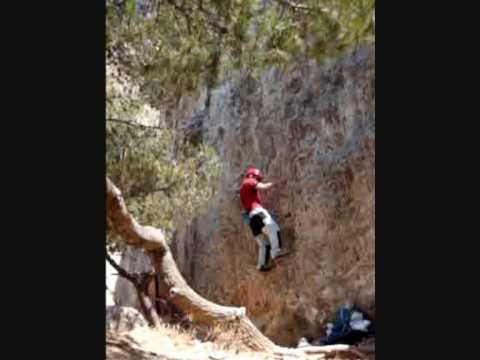0 Escalando una imponente pared vertical en la Colina de Filopapo