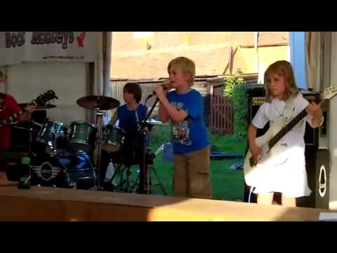 Metallica performed by children Rock Band/Metallica в исполнении детей \w/