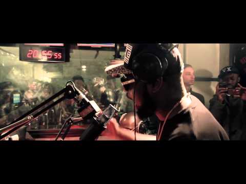 MAITRE GIMS - LIVE  PLANETE RAP 'BELLA'