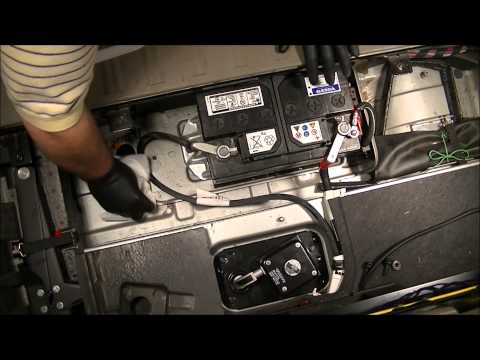 2004 Volvo XC90 2.5L FWD – How to change the battery