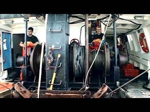 praire - Découvrez la pêche de la praire dans la Baie de Granville à bord du chalutier côtier, le Black Pearl I, avec Cyril PIRAUD et son équipage...