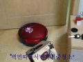 2009년 3월에 출시된 최신형 오마이로봇 로봇청소기입니다~ 자동충전기능과 물걸레기능 그리고 4단계청소기능, 벽면인식기능,먼지인식기능, 최신형엔 모두 있답니다^^// 많이 사랑해주세요~