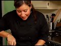 Homemade Salsa & Guacamole Recipes : De-Seeding Jalapeños for Guacamole Homemade Salsa & Guacamole Recipes : De-Seeding Jalapeños for Guacamole