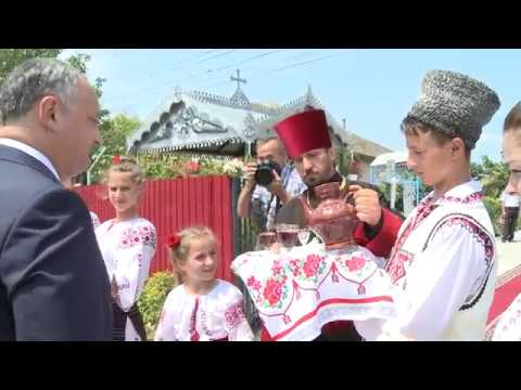 Președintele Igor Dodon a vizitat biserica Sfinții Arhangheli Mihail și Gavriil din satul Slobozia Mare