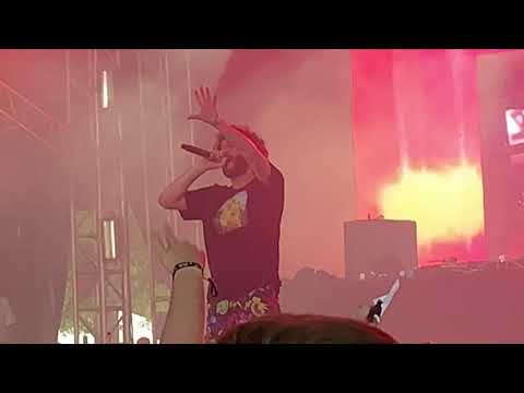Bonnaroo 2019 - Lil Dicky - "White Crime"