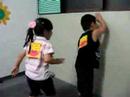 Akemi e Kenzo dan�ando