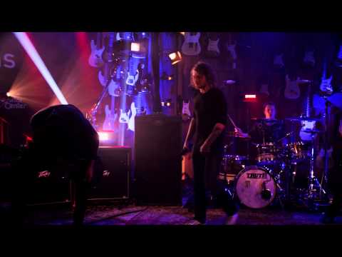 GuitarCenterTV - An exclusive clip of Asking Alexandria performing
