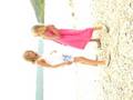 Lauretteetluce dansent sur la plage