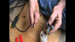 <h5>How to Repair an Old Floor Lamp</h5>