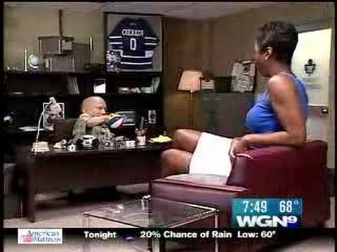 Giant TV Reporter interview with Mini-Me Verne Troyer Video