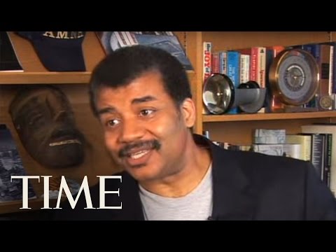 neil - LISTEN TO FULL AUDIO: http://tinyurl.com/5ekcqf Tyson is the director of the Hayden Planetarium at the American Museum of Natural History and host of NOVA sc...